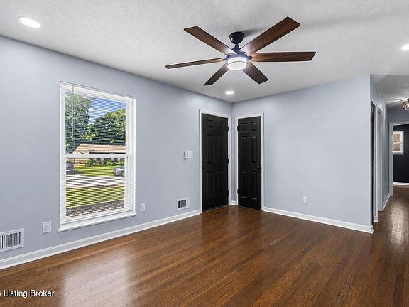 4th image of 2612 Lamborne Blvd