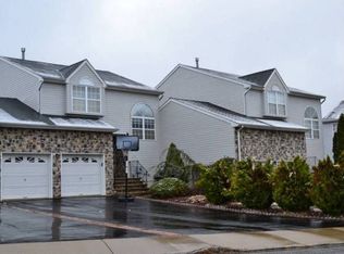 52 Hummingbird Ct, Marlboro, NJ 07746