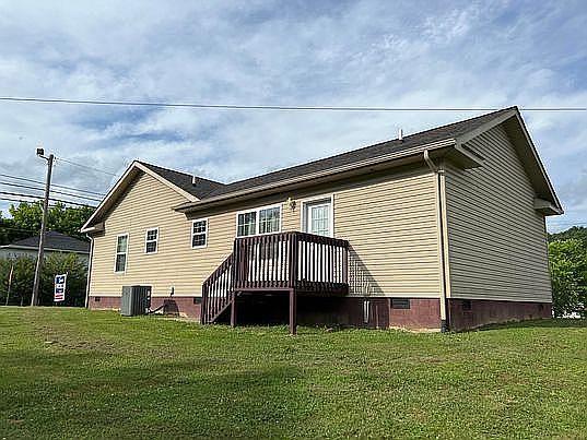 Newly stained back deck. 