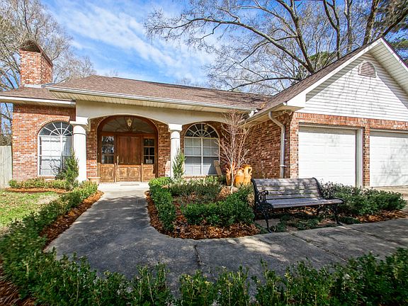 3rd image of 10439 Brooks Dr