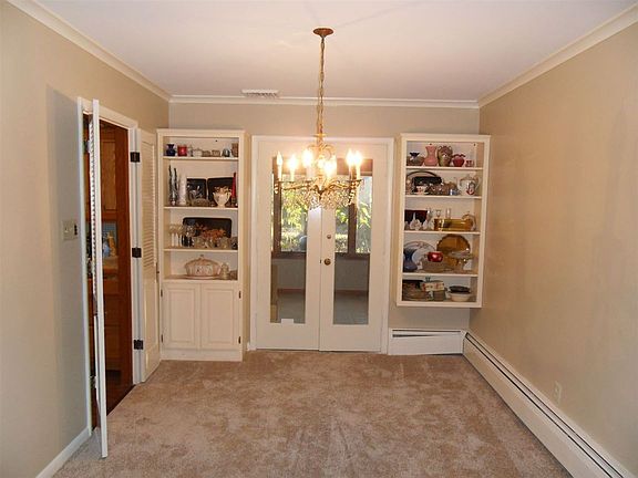 4th image of 326 Hamilton Dr