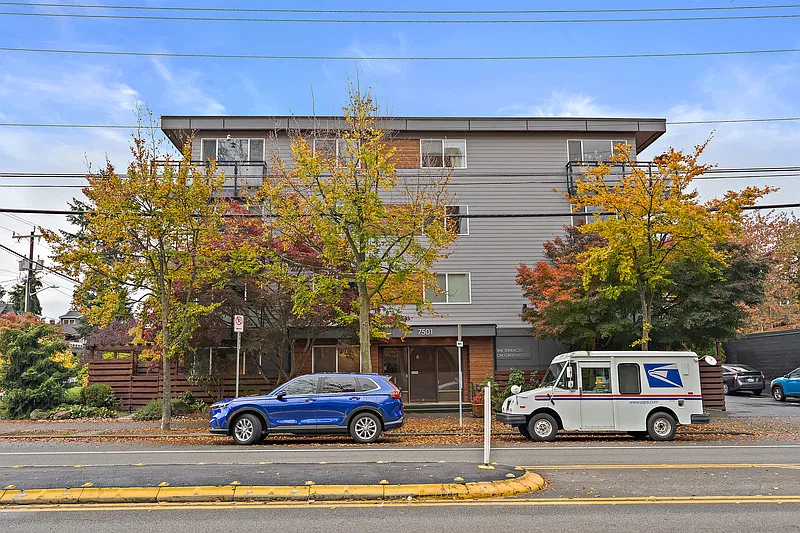 1 bed, 1.0 bath, 636 sqft, $2,100 — Photo 1