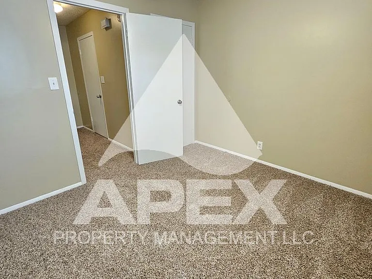 9148 Cedarpark Ln #D — Photo 17