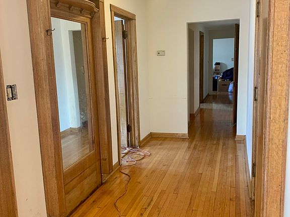 5th image of 1010 W Argyle St #2W