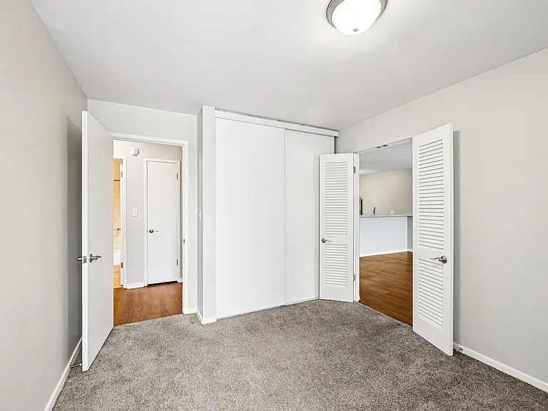 Lexington Hills Apartments — Photo 49