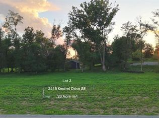 2415 Kestrel Dr SE, Cedar Rapids, IA 52403