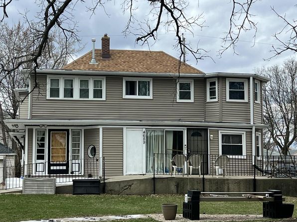 4689 North 19th STREET, Milwaukee, WI 53209