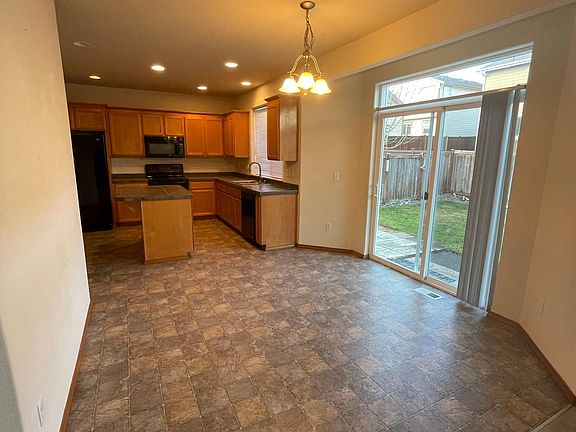5th image of 8613 186th St E