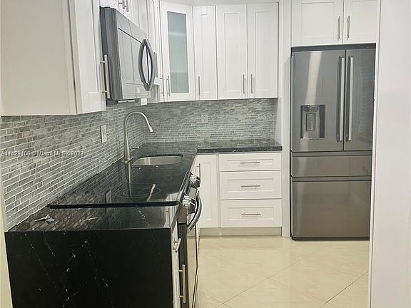 5th image of 9460 Fontainebleau Blvd APT 530
