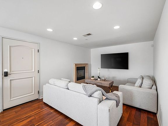 5th image of 1146 N Hacienda Pl #10