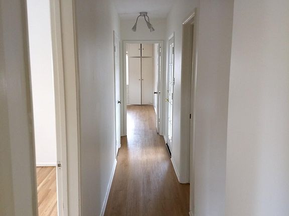 Hallway to bedrooms