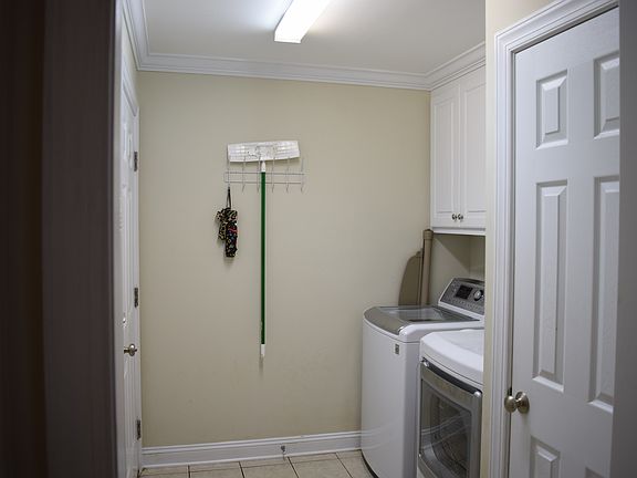 mud room/laundry