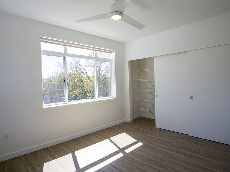 2320 N Vancouver Ave #203 — Photo 7