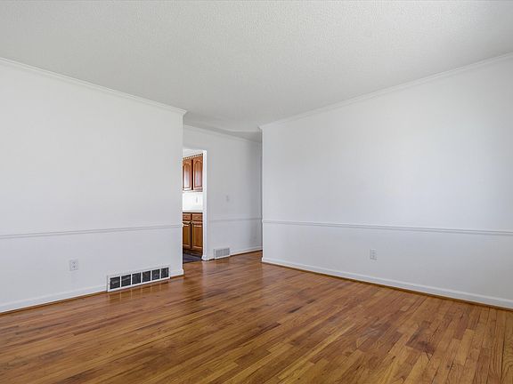 5th image of 29725 Brown Ct