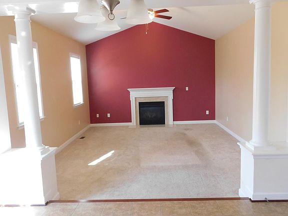2nd image of 18 Blossom Tree Ct