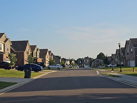 4th image of 527 Sunflower Dr