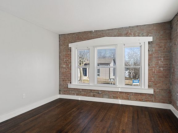 3rd image of 1018-1020 Prospect Ave #1018-3N