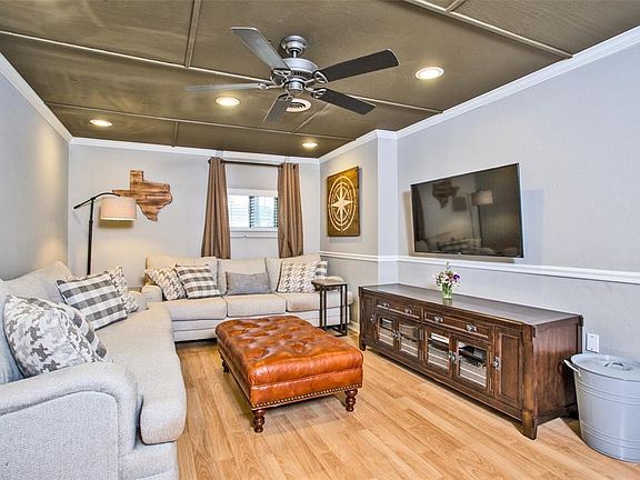 3rd image of 2905 Bergen Ln