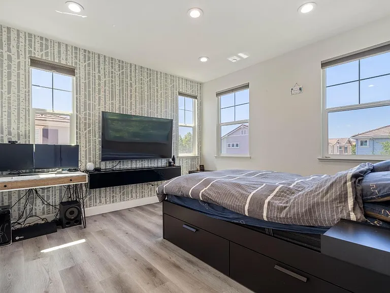 7071 N Mariposa Ct — Photo 6