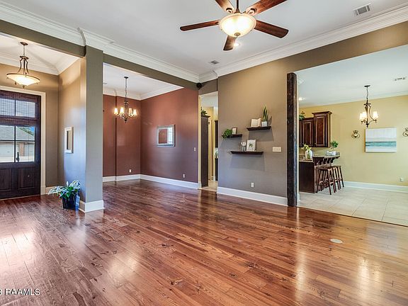 3rd image of 202 Brookhaven Dr