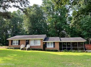 1017 Longshore Dr, Snow Hill, NC 28580