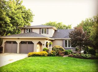 5930 Bartholomew Cir, Lincoln, NE 68512