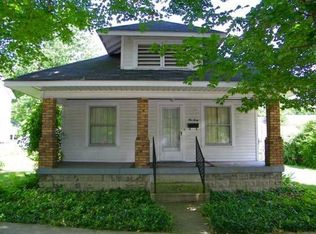 560 W Cedar St, Zionsville, IN 46077