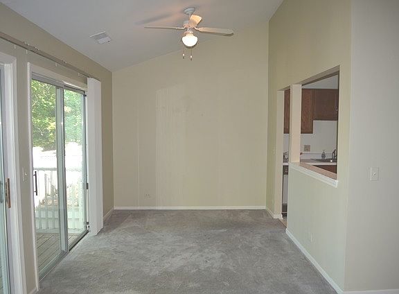5th image of 725 Burr Oak Ln APT C