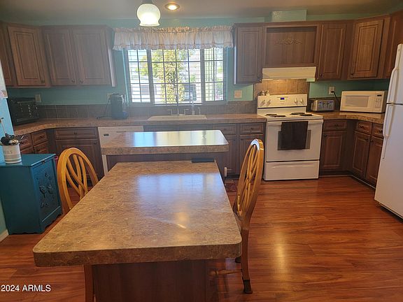 3rd image of 3705 N FLORENCE Boulevard
