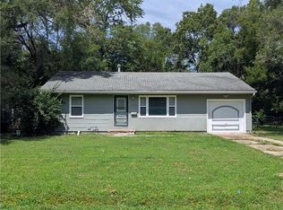 1206 E 134th St, Grandview, MO 64030