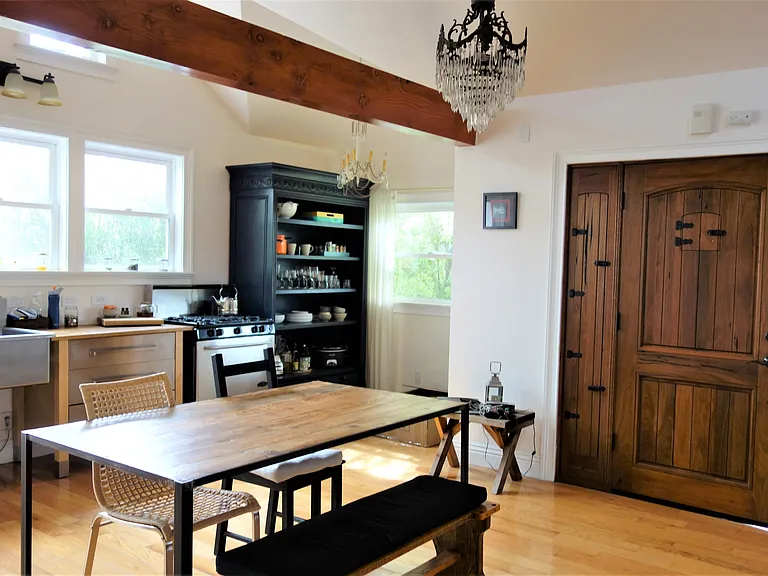 staged dining, kitchen area