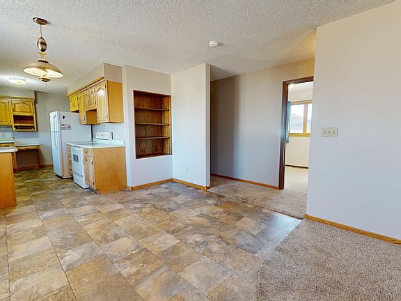 5th image of 509 Main St E