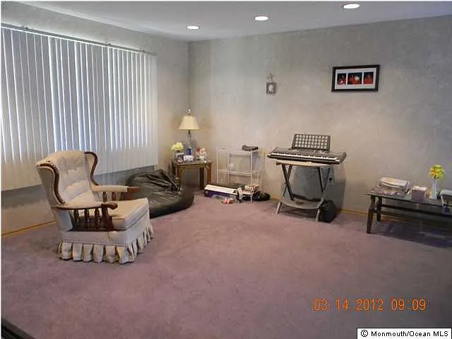 37 Vermont Ave photo 1