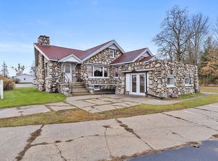 709 W Shaw St, Howard City, MI 49329