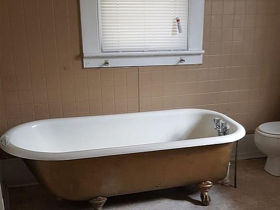 5th image of 2925 Avenue V