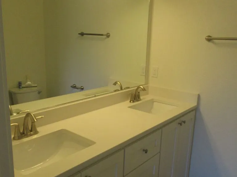 Newer Three Bedroom Duplex — Photo 18