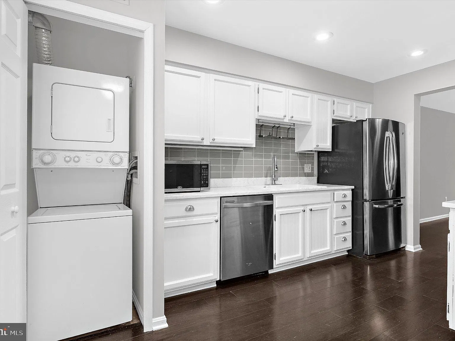 2 bed, 2.5 bath, 1304 sqft, $2,250 — Photo 4