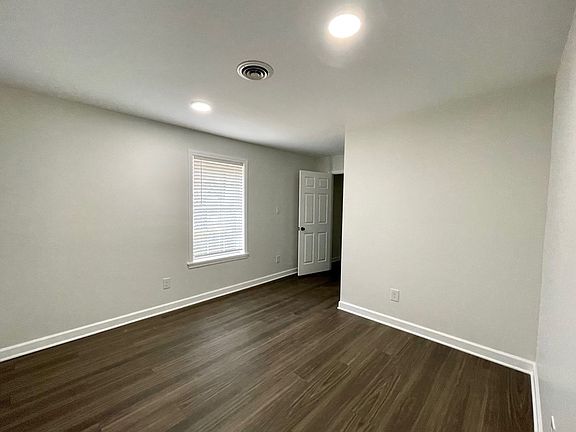 3rd image of 570 Lambuth Blvd #23