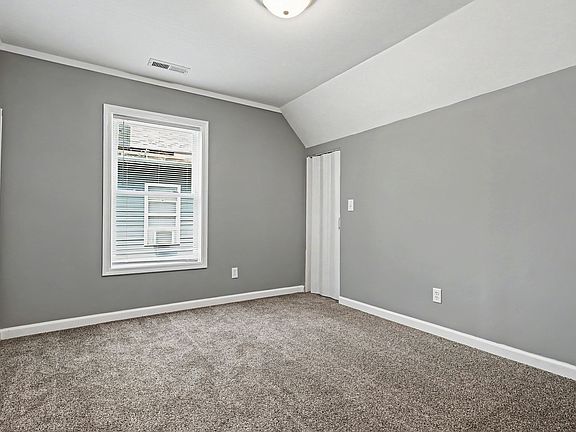 5th image of 1219 E Madison St
