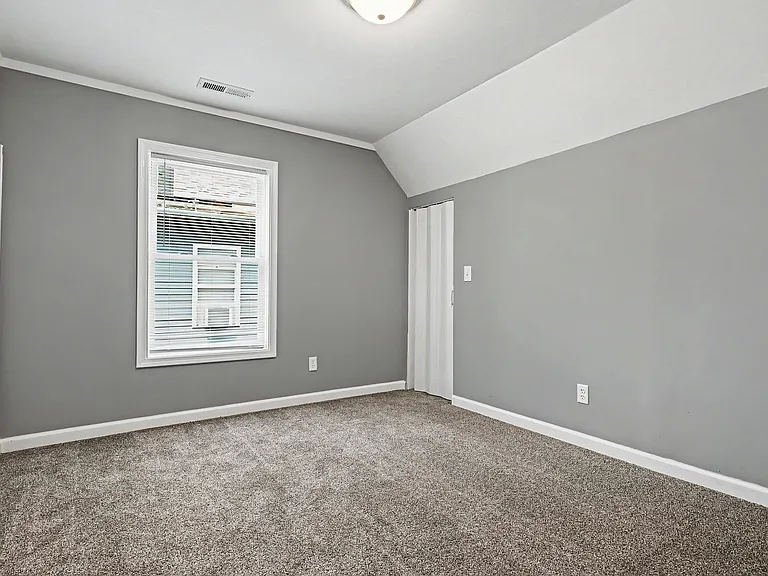 1219 E Madison St — Photo 5