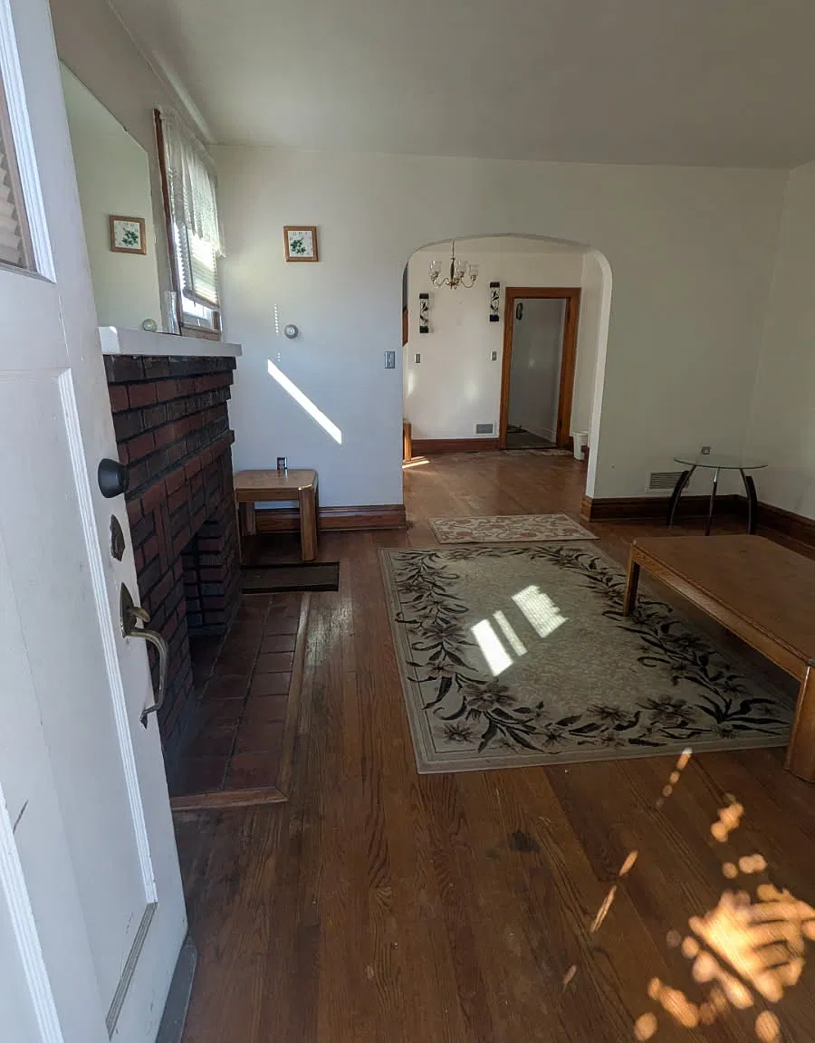 3 bed, 1120 sqft, $1,300 — Photo 4