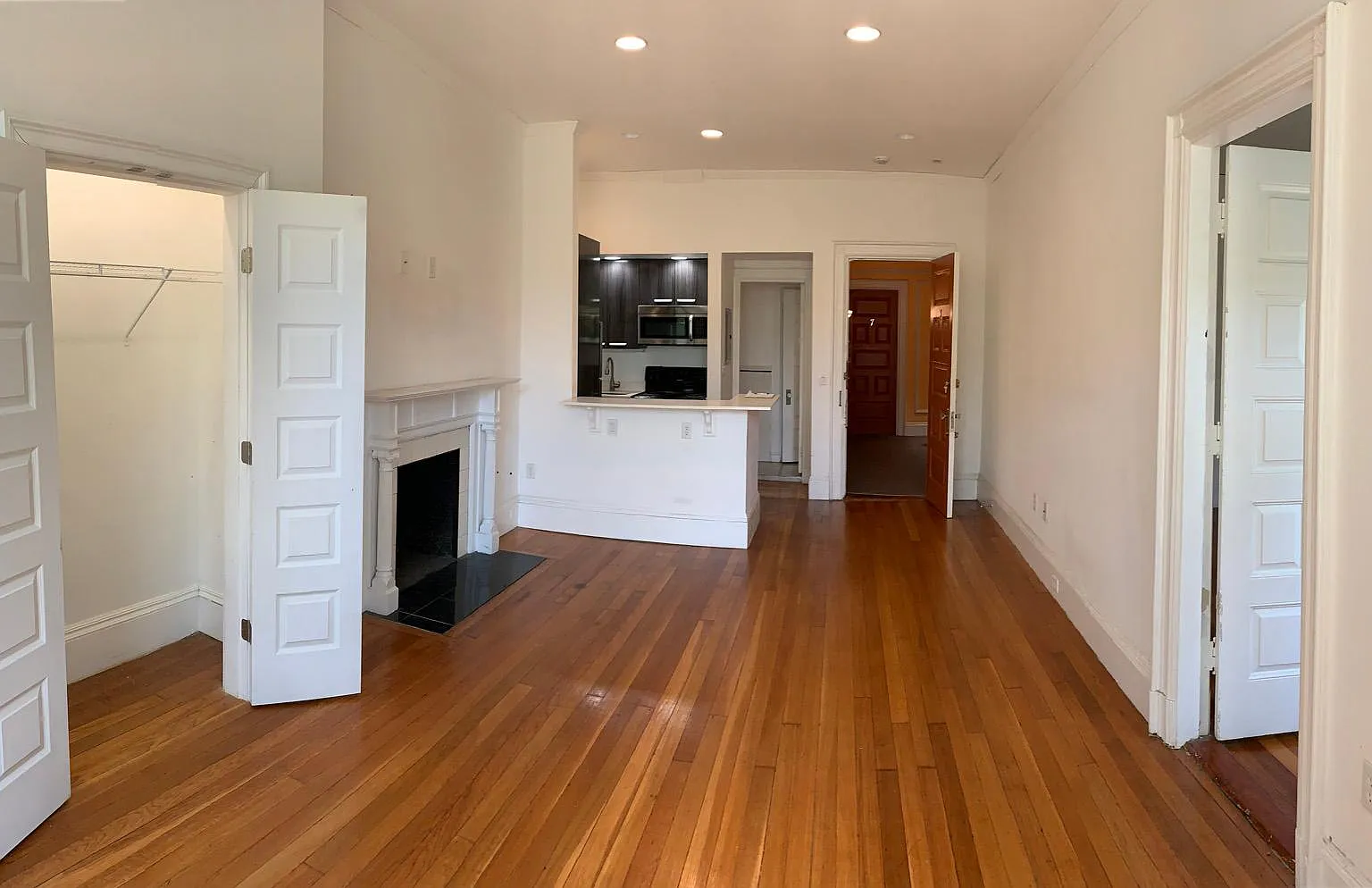 1 bed, $2,900 — Photo 2