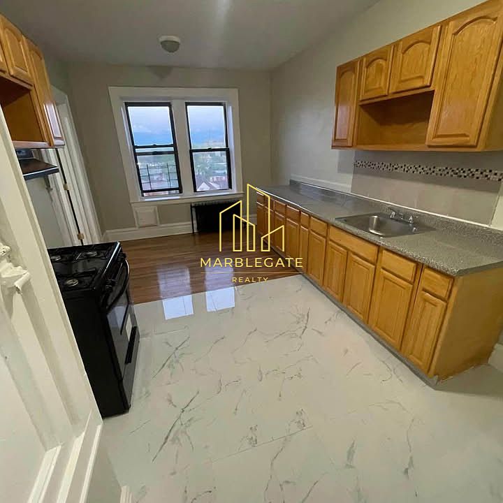 1st image of 245-244 Roseville Ave #5011