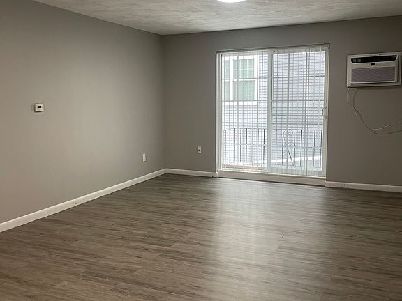 5th image of 357 Newport Ave APT 1B