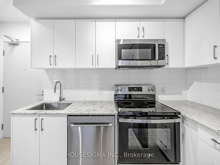 4010 Eglinton Ave W #607 — Photo 3