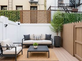 252 Mott St