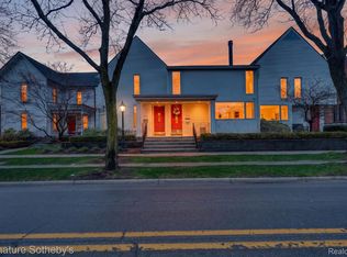 372 W Brown St, Birmingham, MI 48009