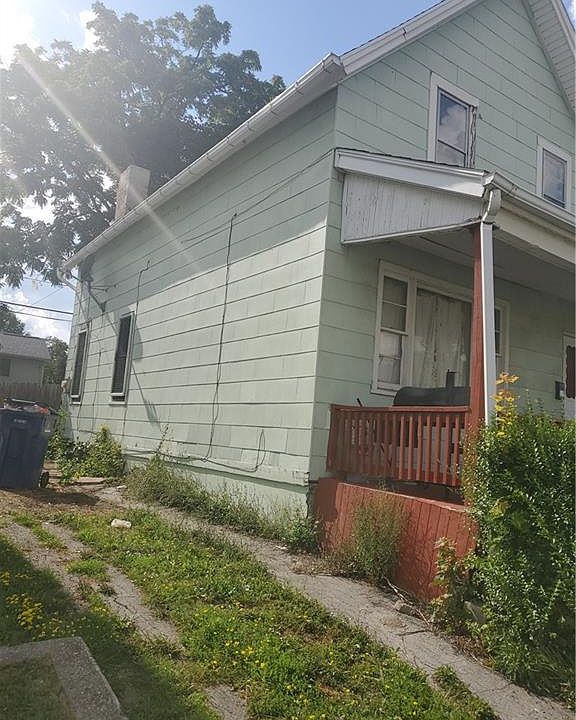 2nd image of 214 Purdy St