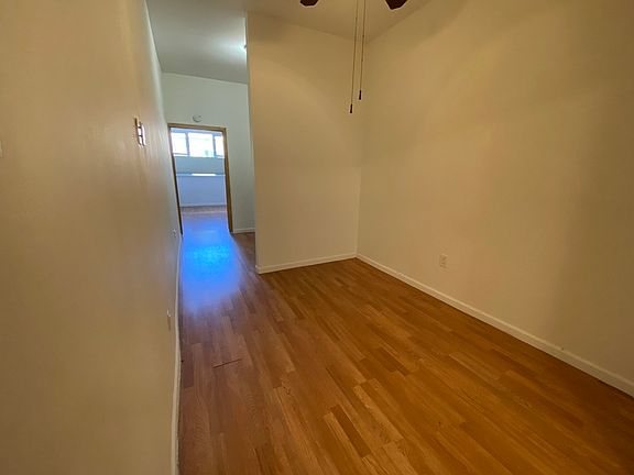3rd image of 11-14 47th Ave #1R