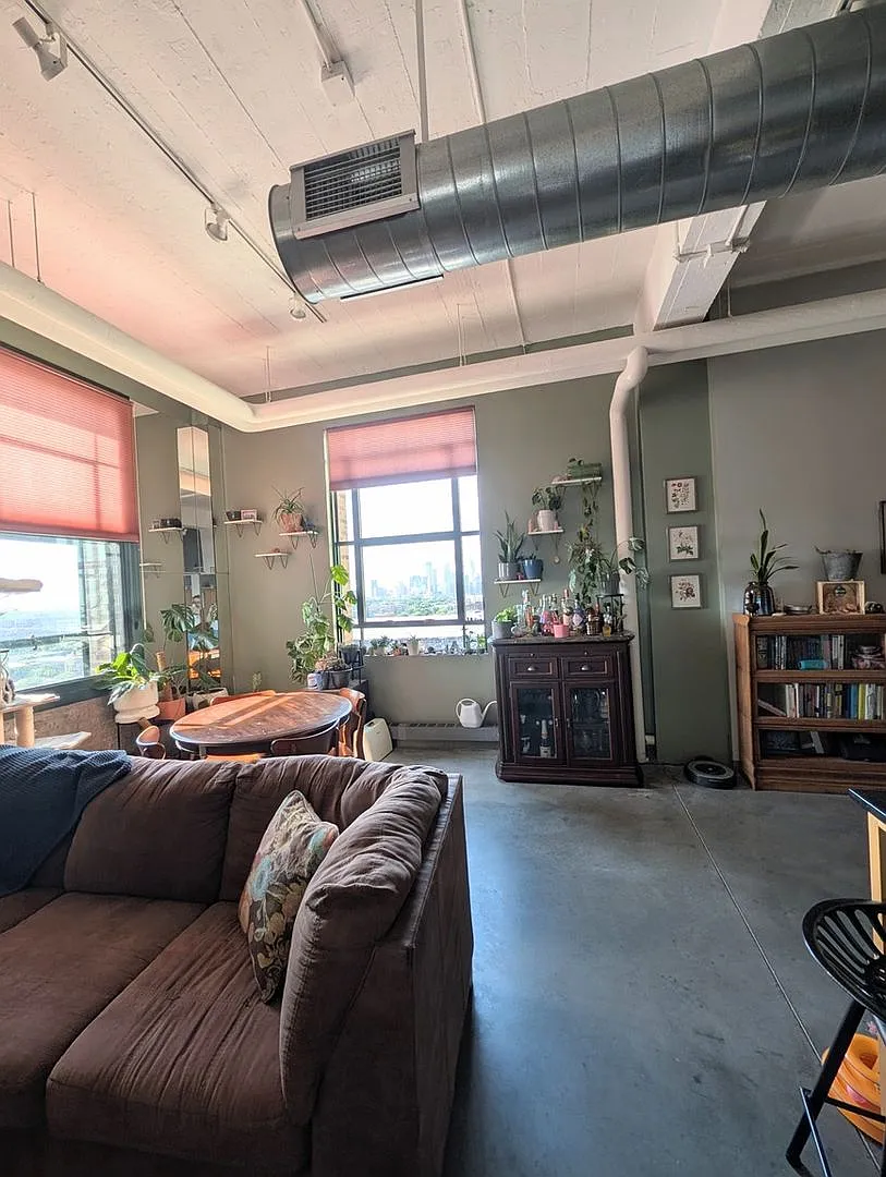 Spacious 2BR Condo in Minneapolis — Photo 3
